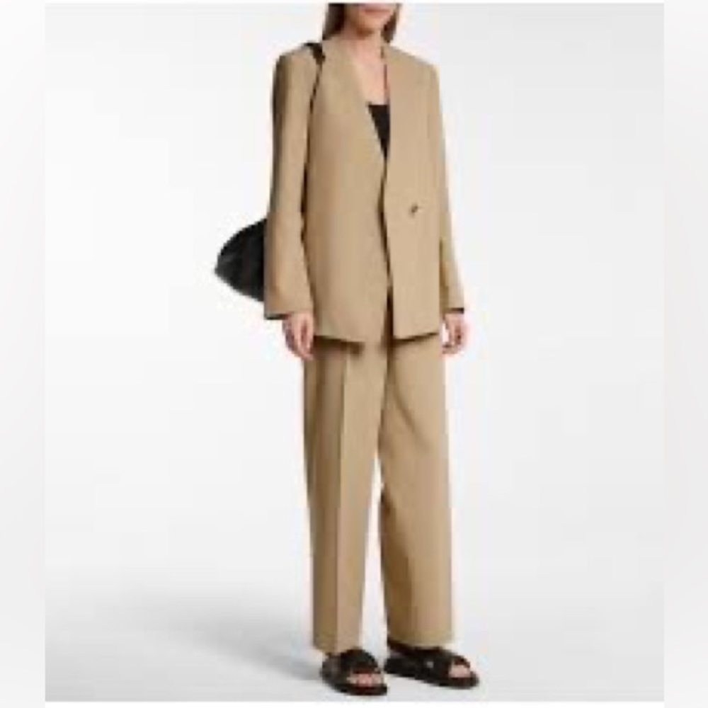 Vince great wool trousers from Neiman’s w/ elastic waist, drawstring & pockets
